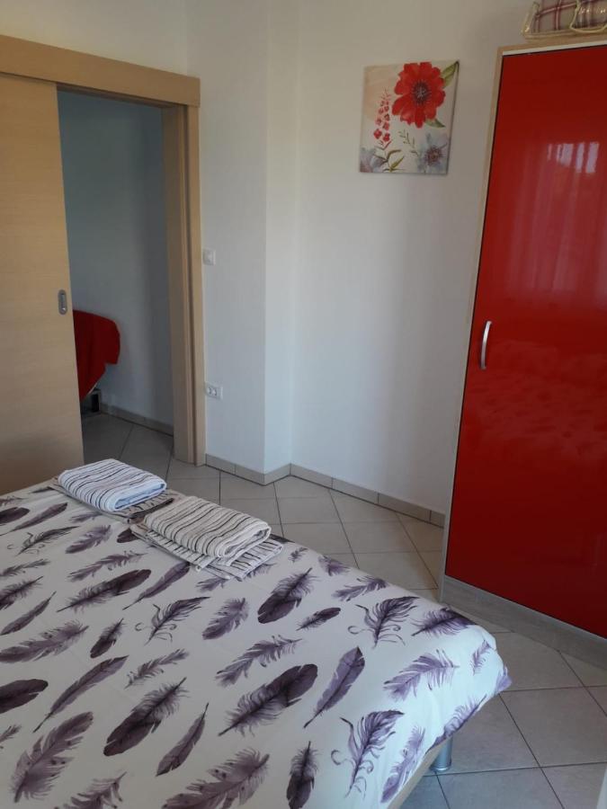 Apartments Sandra Palit Екстериор снимка