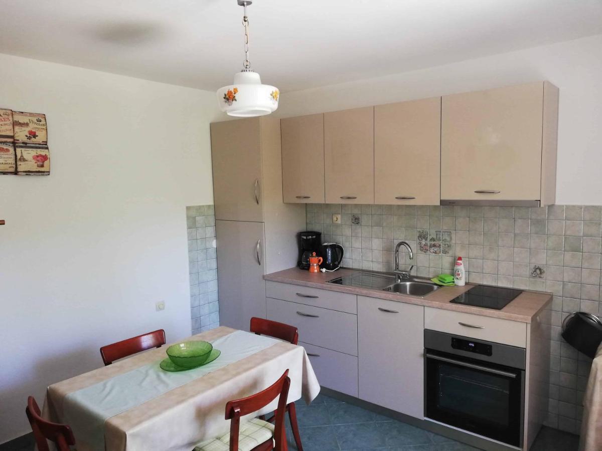 Apartments Sandra Palit Екстериор снимка