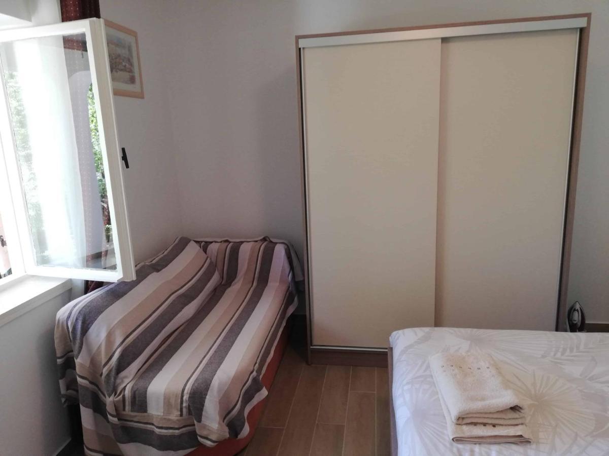 Apartments Sandra Palit Екстериор снимка