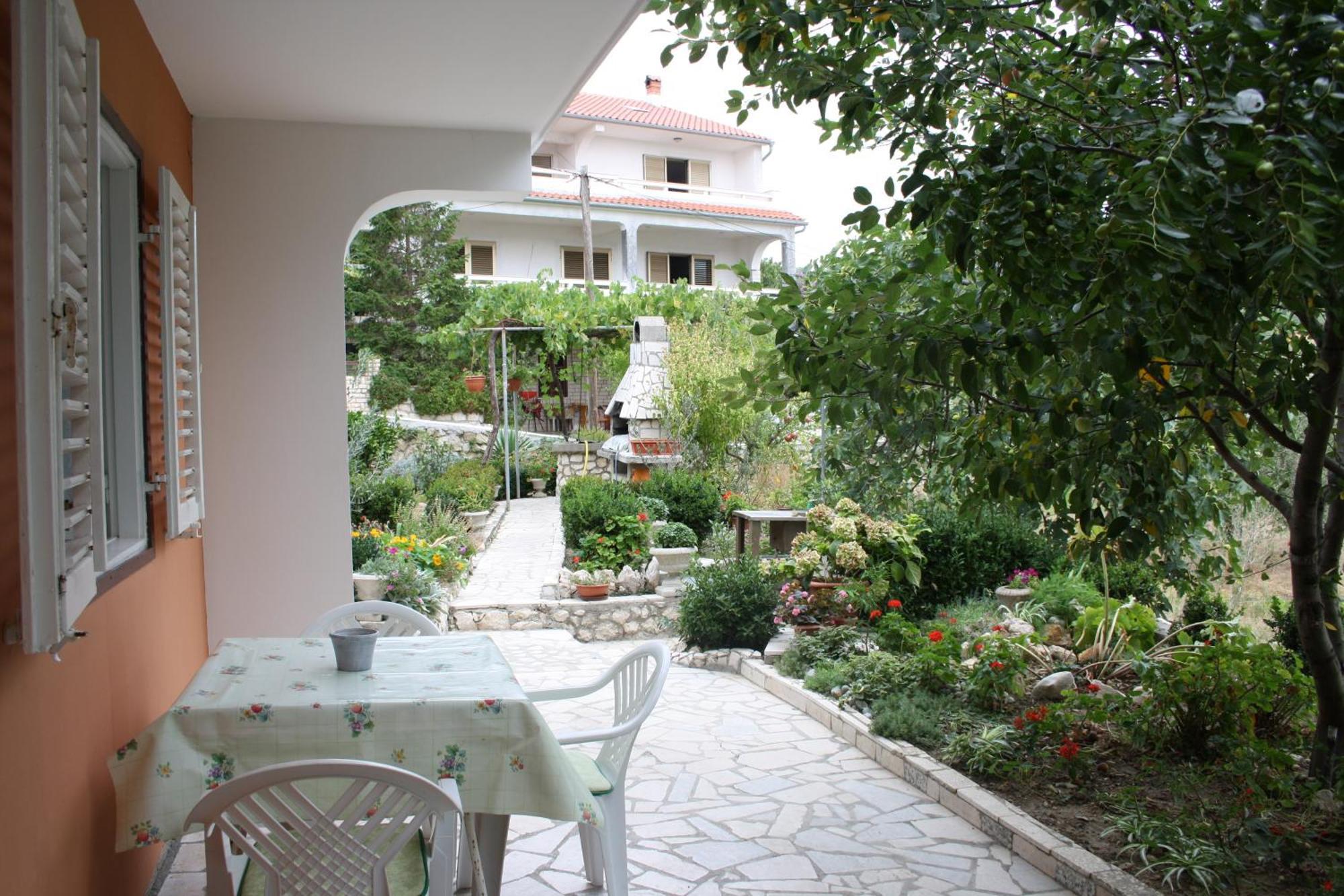Apartments Sandra Palit Екстериор снимка