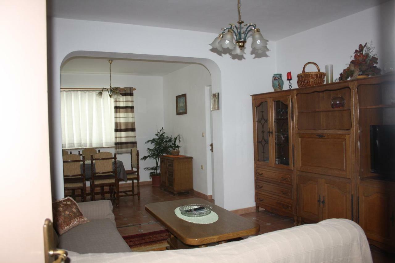 Apartments Sandra Palit Екстериор снимка